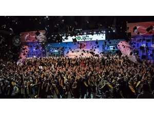 Beykent Üniversitesinde Mezuniyet Sevinci