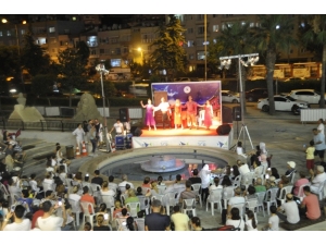 Forum Mersin’de Müzikli Tiyatro Gösterisi