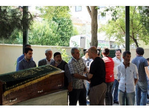 Denizde Boğulan 11 Yaşındaki Çocuğun Cenazesi Doğum Gününe 3 Gün Kala Toprağa Verildi