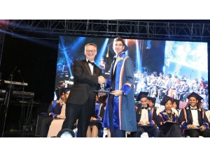 Tarabya İngiliz Okulları’nın Mezuniyet Töreni Gerçekleşti