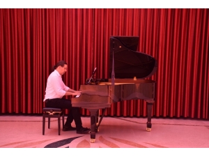Doç. Arman Artaç’tan Piyano Resitali