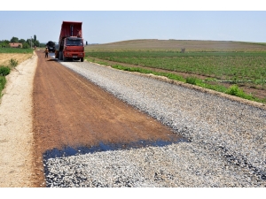 Kırsal Mahallelerde Yol Çalışmaları Sürüyor