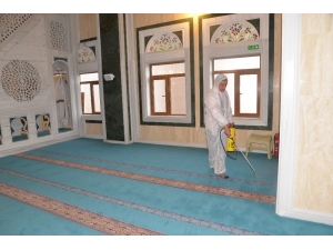 Bilecik’te Cadde Ve Sokaklar Gül Suyu Kokuyor