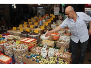 Bayram Şekeri Ve Külünçe Tezgahları Süsledi