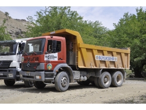 Arguvan’da Yol Çalışmaları Sürüyor