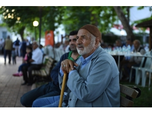 Dilek Mahallesinde Meydan İftarı