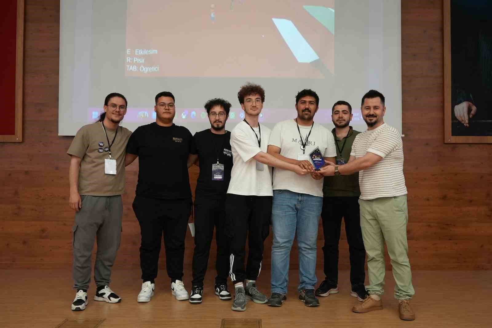 hku-de-100-oyun-gelistiricisi-hku-summerjam-2026-da-bulustu