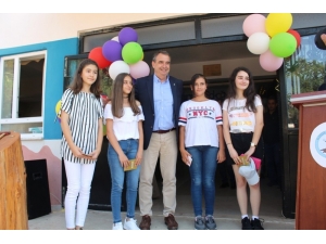 Başarılı Öğrencilere Anlamlı Tören