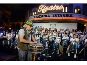 Okay Temiz’in Öğrencilerinden Coşkulu Konser