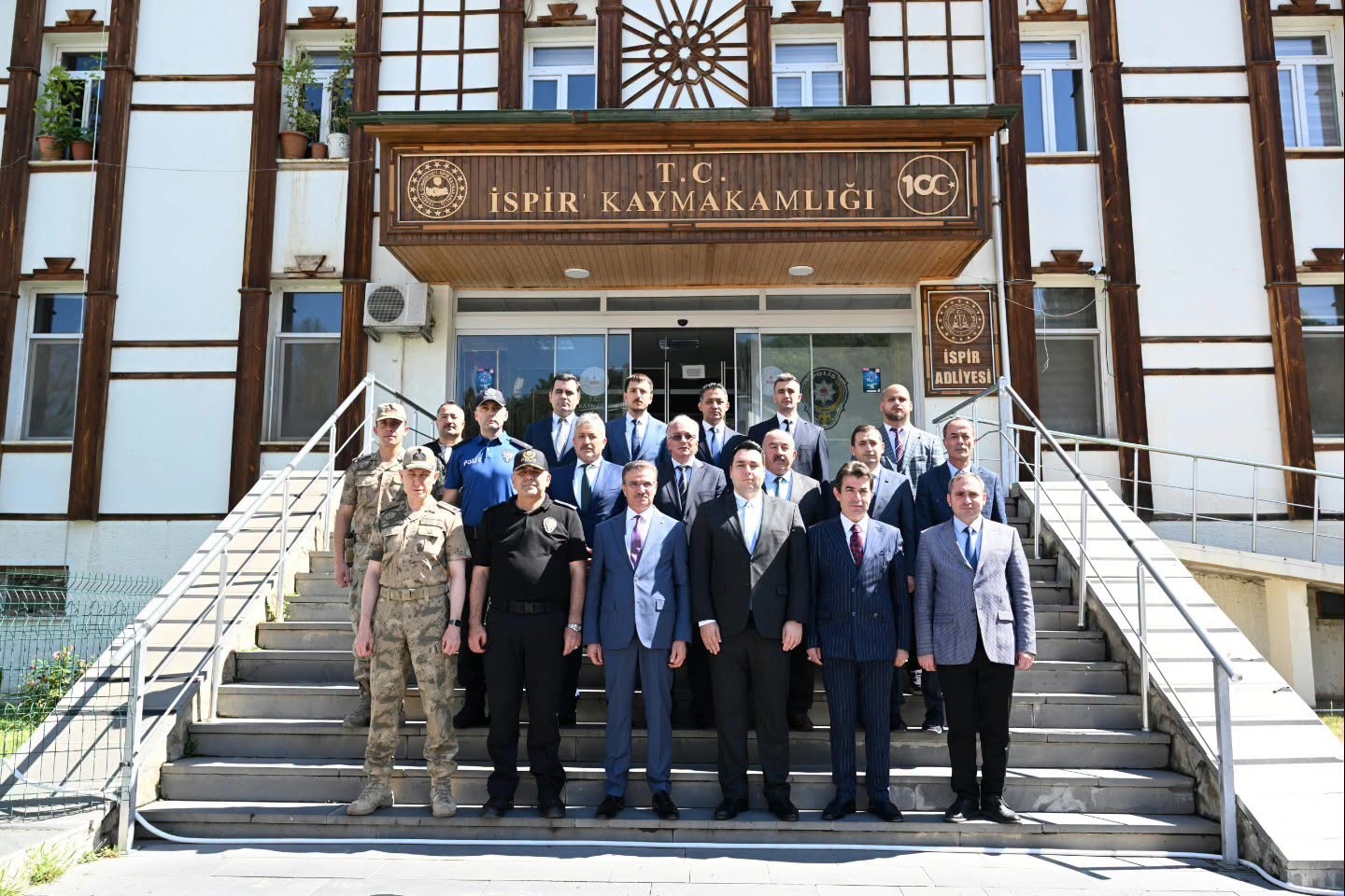 erzurum-valisi-aydin-barus-tan-ispir-ilcesine-cikarma-yatirimlar-masaya-yatirildi