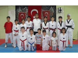 Gündüzleri Oruç, Akşamları Antrenman