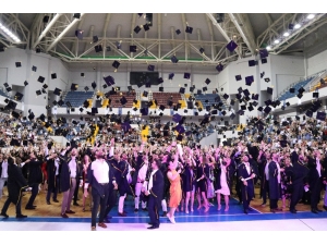 Toros Üniversitesi’nde Mezuniyet Coşkusu