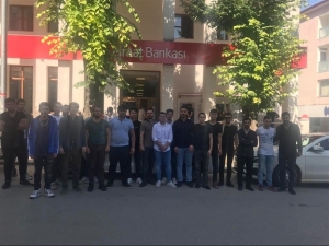 Gençler Cumhurbaşkanı Erdoğan’ın Seçim Kampanyasına Destek Verdiler