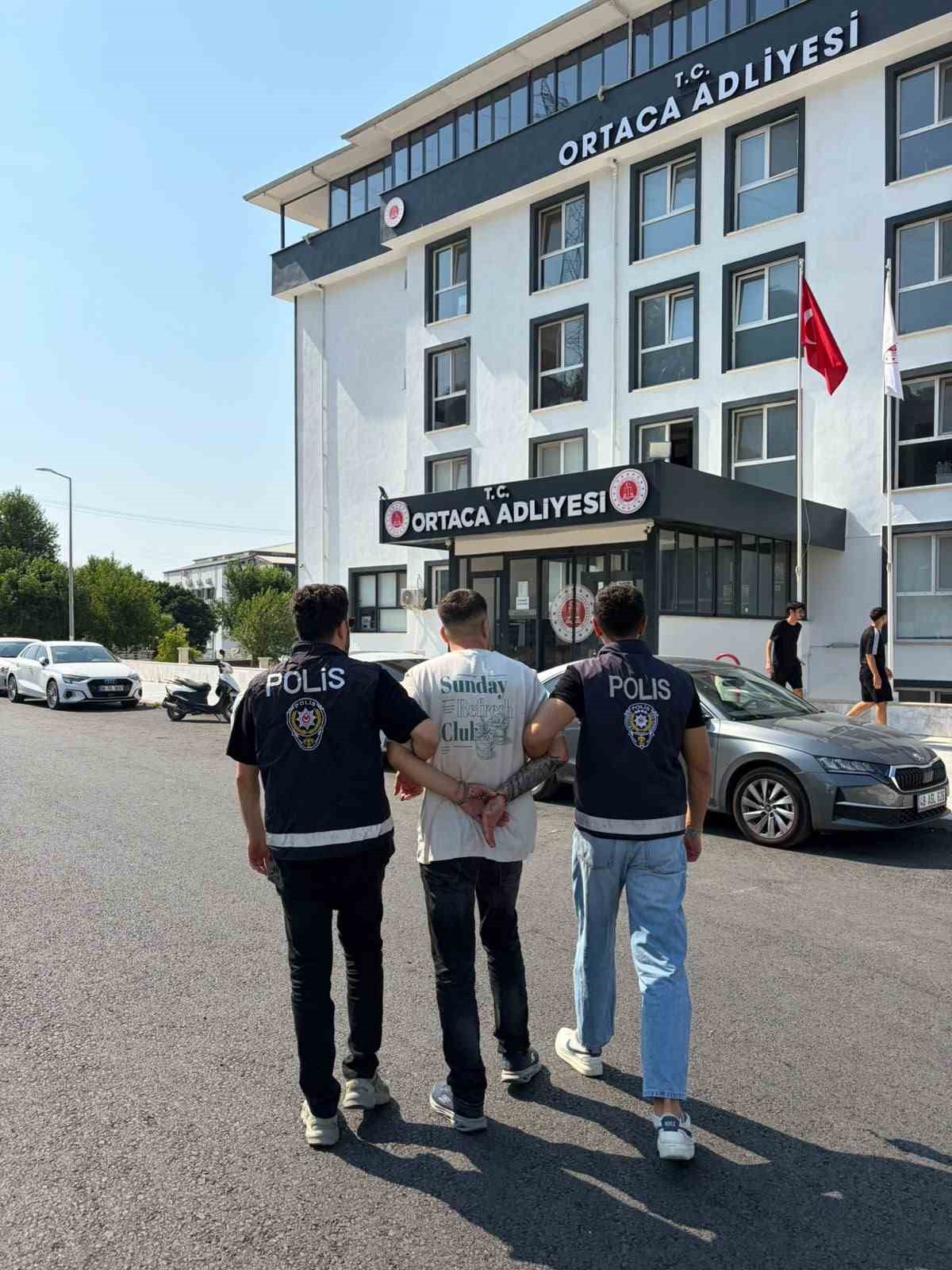 hollanda-dan-gelen-firari-dalaman-havalimani-nda-yakalandi