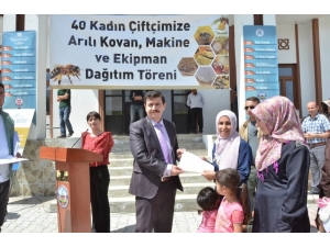 Erzincan’da 40 Çiftçiye 40 Kovan