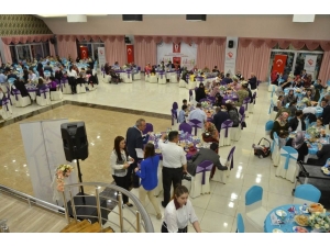 Erzincan Da Koruyucu Aile Ve Çocukları İftarda Buluştu