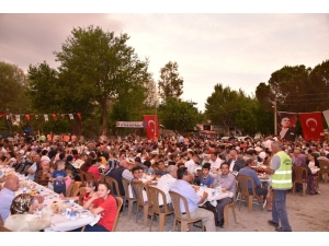 Adala Mahallesi’nde İftar Sofrası