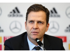 Oliver Bierhoff, Mesut Ve İlkay’ı Eleştirdi