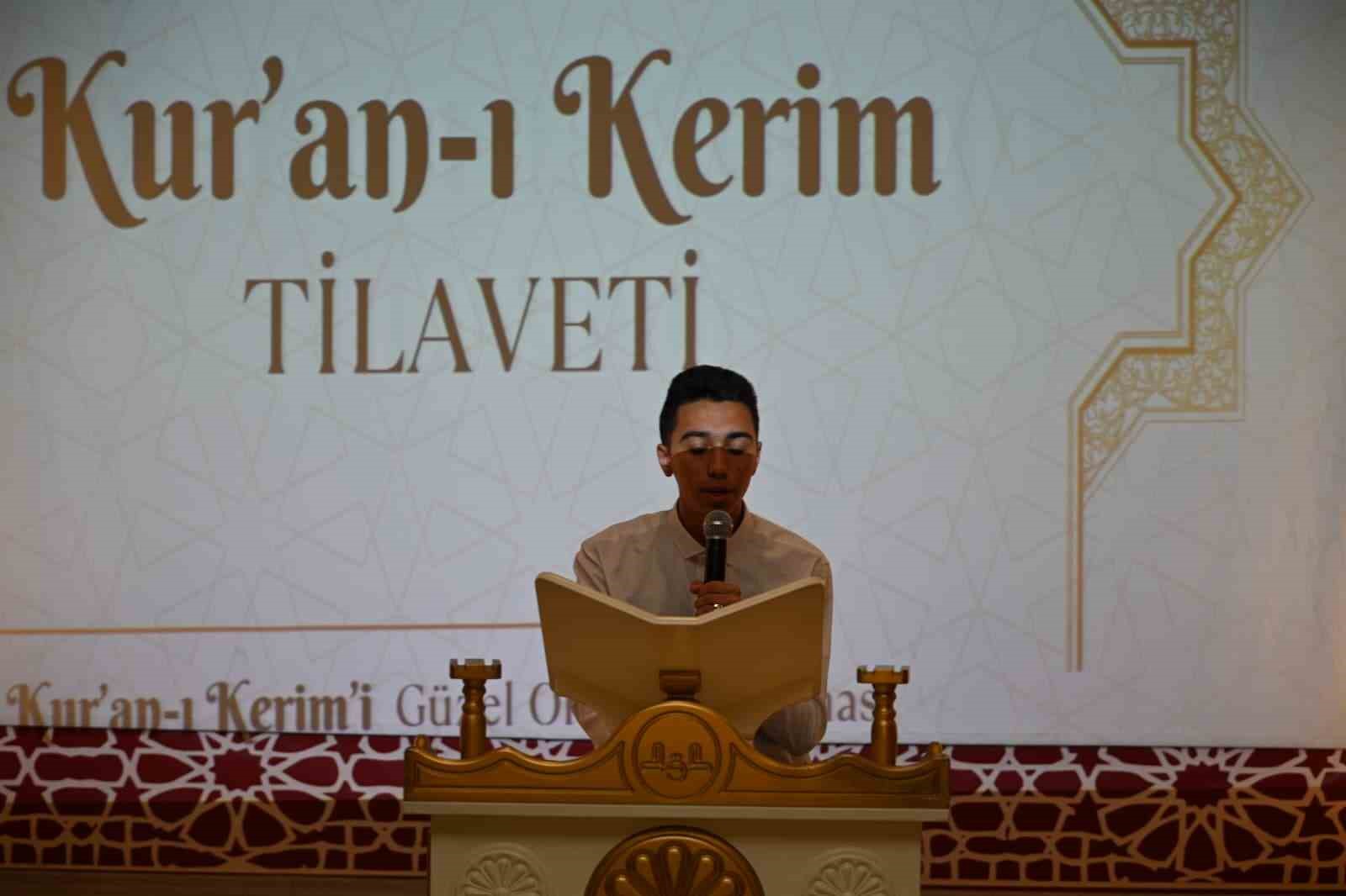 aydin-da-kur-an-i-kerimi-guzel-okuma-yarismasi-bolge-finali-yapildi