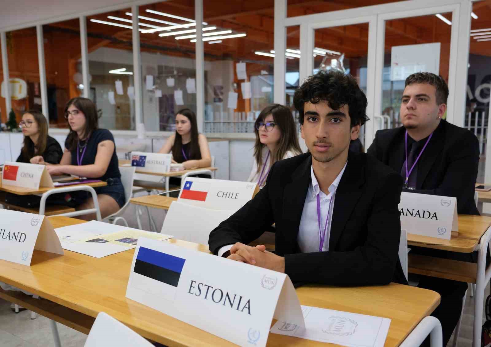 bursa-nin-genc-diplomatlari-sahinkaya-mun-26-konferansinda-bulustu