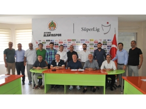 Alanyaspor, Mesut Bakkal İle Sözleşme Yeniledi