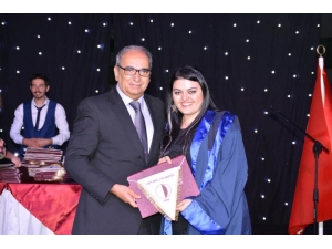 Yakın Doğu Üniversitesi’nde Mezuniyet Coşkusu