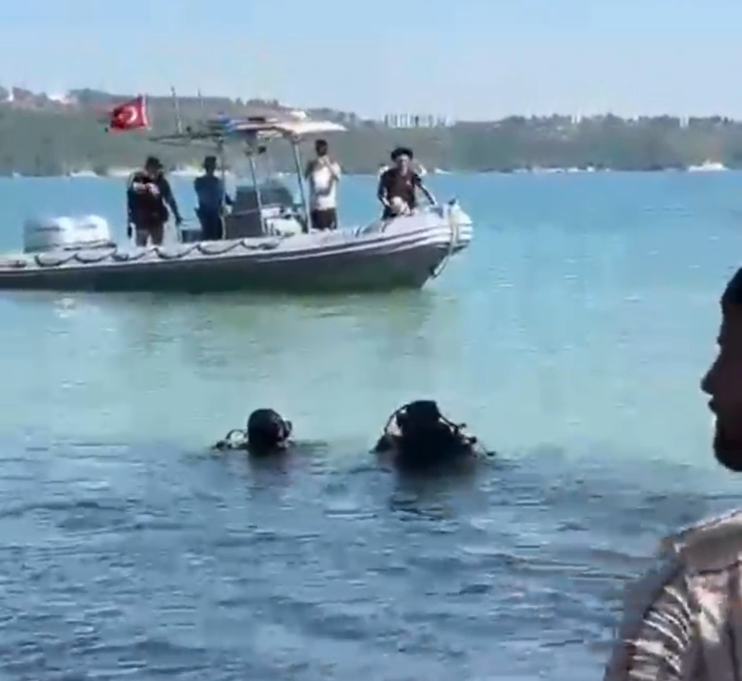 dalgic-polisin-dakikalarca-suren-mucadelesi-sonuc-verdi-kalbi-duran-8-yasindaki-cocuk-hayata-dondu