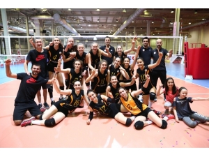 Küçükler’de De Namağlup Şampiyon Vakıfbank