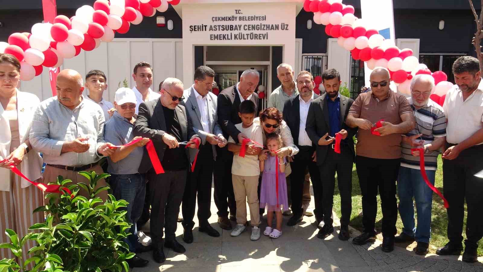 cekmekoy-un-ikinci-emekli-kulturevi-kapilarini-acti
