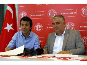 Bülent Korkmaz, Antalyaspor İle 1+1 Yıllık Sözleşme İmzaladı
