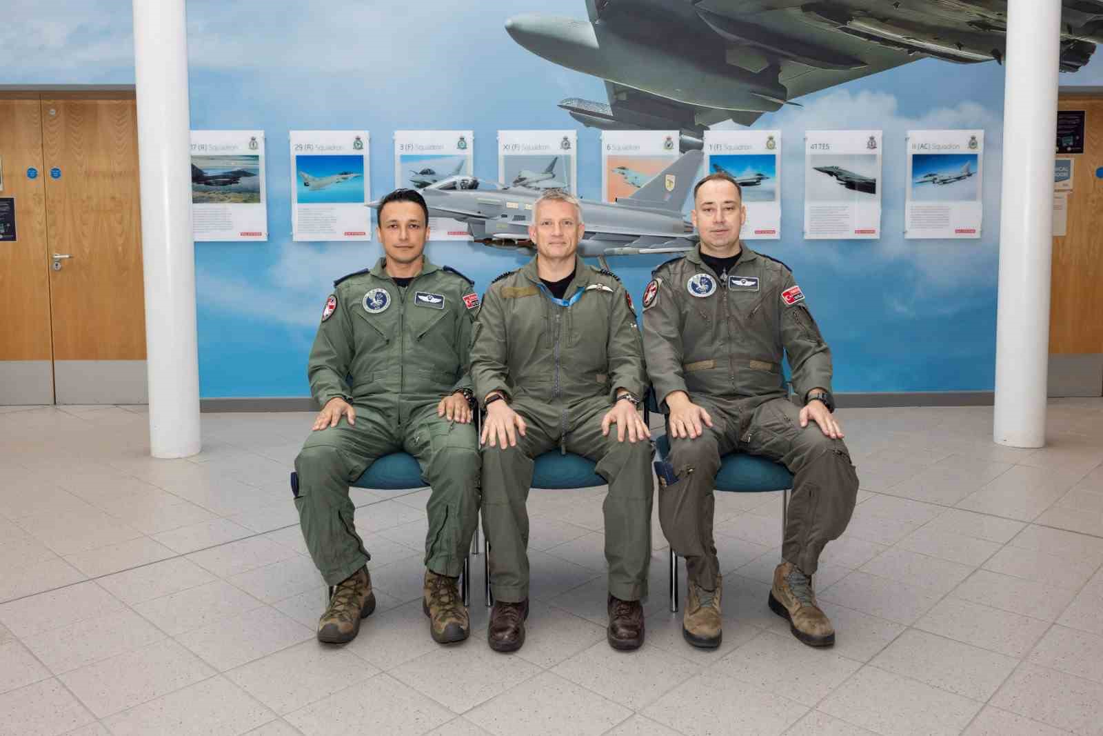 turk-pilotlari-eurofighter-ucus-egitimlerine-basladi