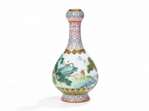 Tavan Arasında Bulunan Vazo, 19 Milyon Dolara Satıldı