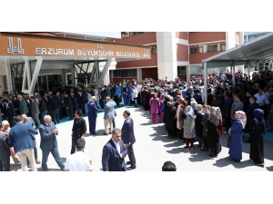 Başkan Sekmen Personeliyle Bayramlaştı