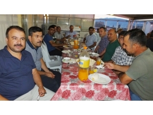 Burhaniye’de İlim Yayma Cemiyeti İftarı Sivil Toplum Örgütlerini Buluşturdu