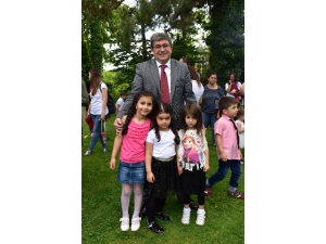 Başkan Can’dan Çocuklara Bayram Hediyesi