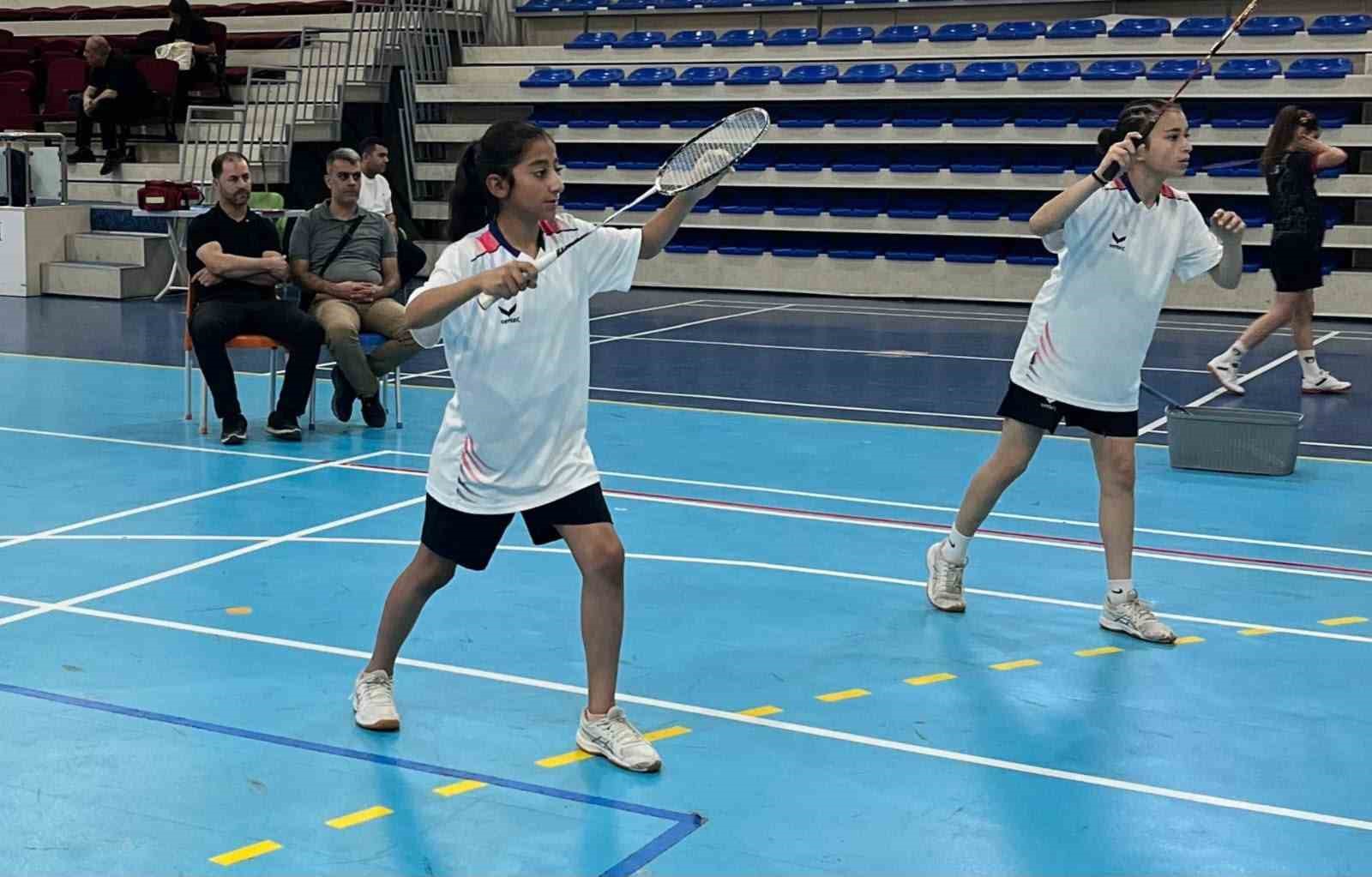 elazigli-badmintoncular-turkiye-finallerinde