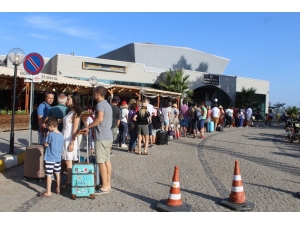 Alışveriş İçin Akın Akın Türkiye’ye Geliyorlar