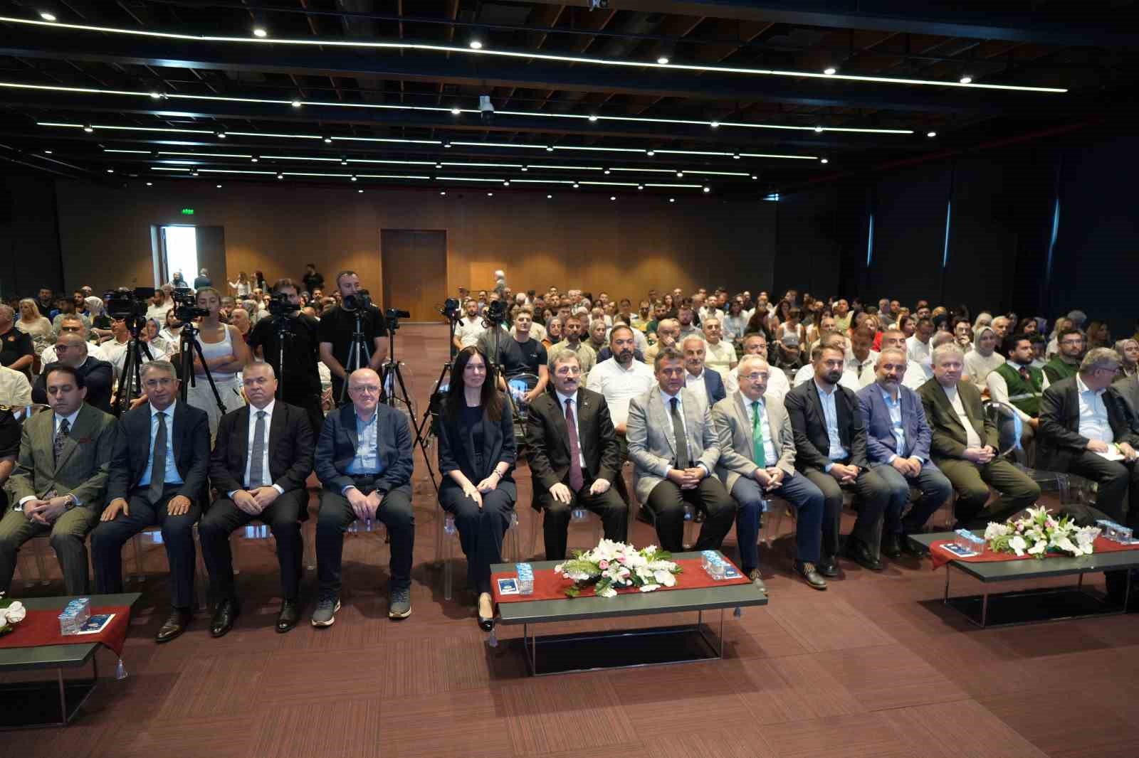 vali-tavli-genclerimizi-bagimliligin-her-turlusunden-uzak-tutmaliyiz