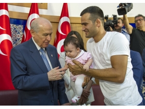 Bahçeli, Partililerle Bayramlaştı