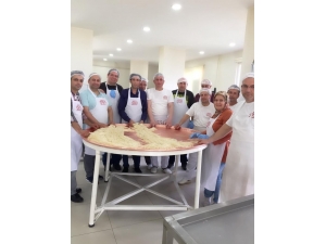 Ko-mek’ten Pişmaniye Yapım Kursu