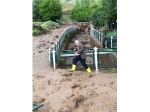 Bingöl’de Dere Taştı, Maddi Hasar Oluştu