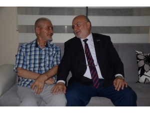 Milletvekili Adayı Yelis, Kıbrıs Gazisini Evinde Ziyaret Etti