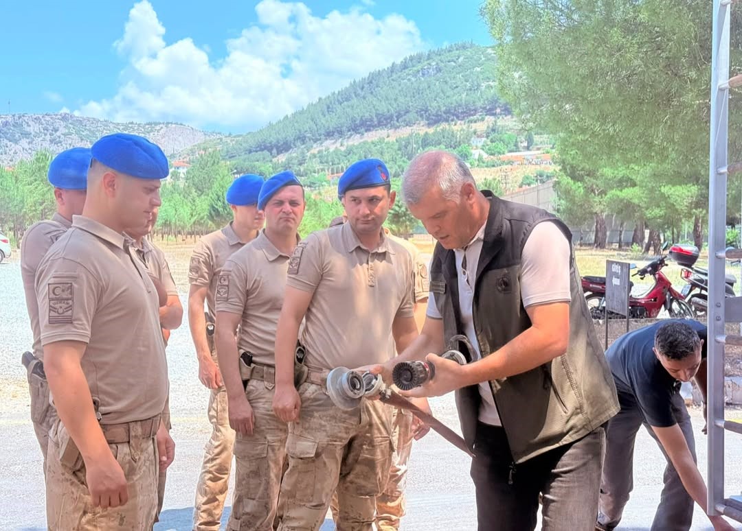 mugla-da-komandolara-orman-yangini-egitimi