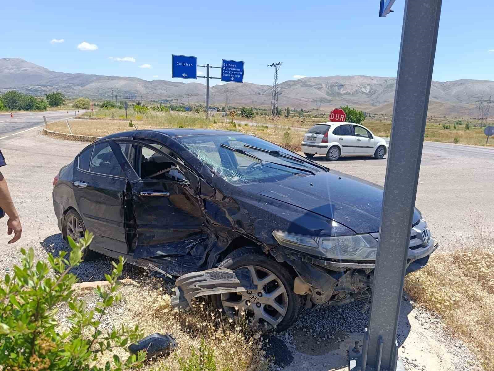 malatya-da-iki-arac-carpisti-2-yarali