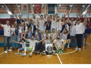 Manisa Büyükşehir’in Dev Adamları 1. Lig’e Yükseldi