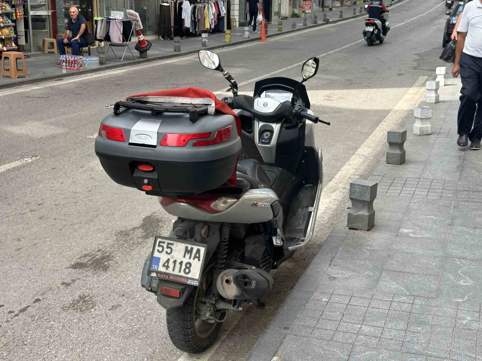 samsun-da-hafif-ticari-arac-ile-carpisan-motosikletli-yaralandi