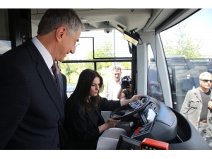 Bakan Sarıeroğlu, Direksiyonun Başına Geçti
