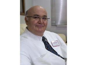 Prof. Dr. Özcan’dan Göğüs Estetiği İle İlgili Uyarılar