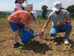İzmit’te Minik Eller Toprakla Buluştu