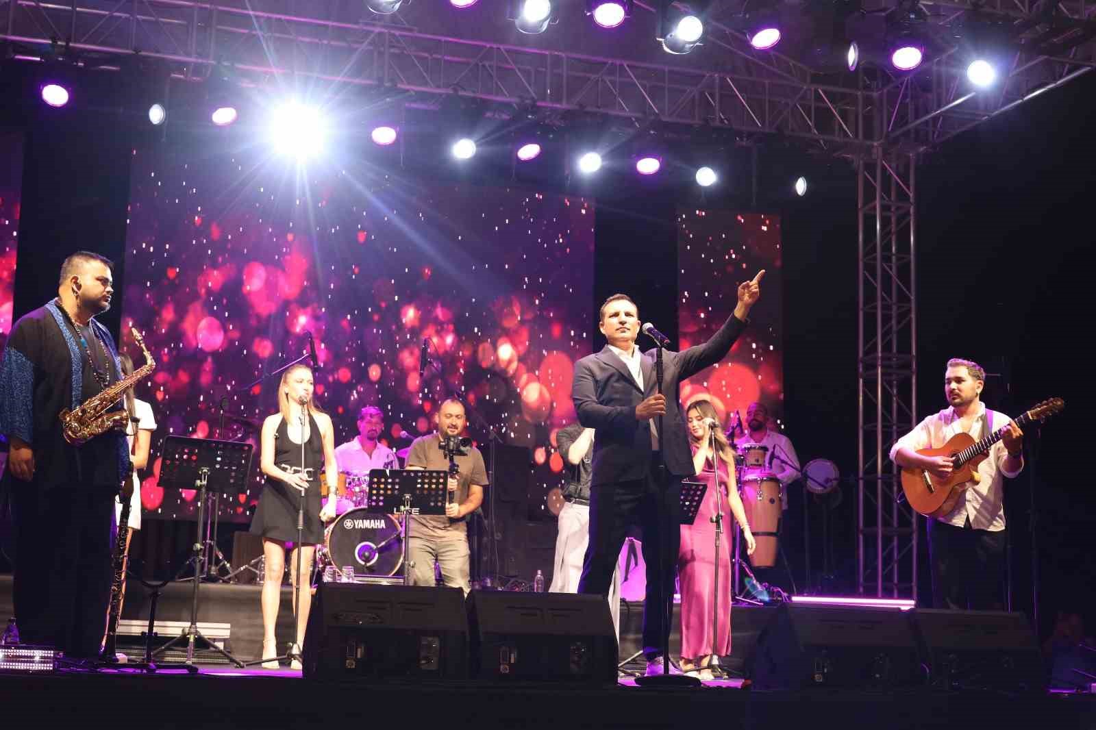 alacam-geyikkosan-da-rafet-el-roman-ruzgari